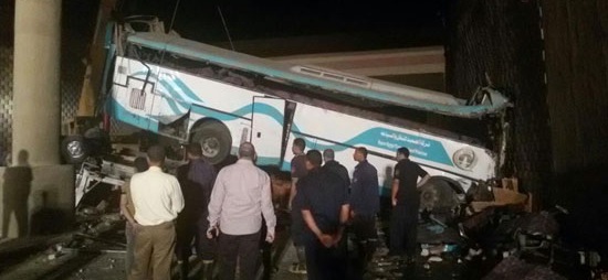 14 killed in bus-truck